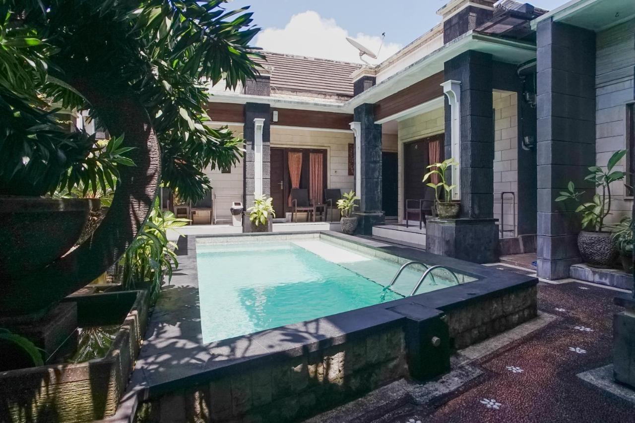 Denays Guesthouse Jimbaran Esterno foto