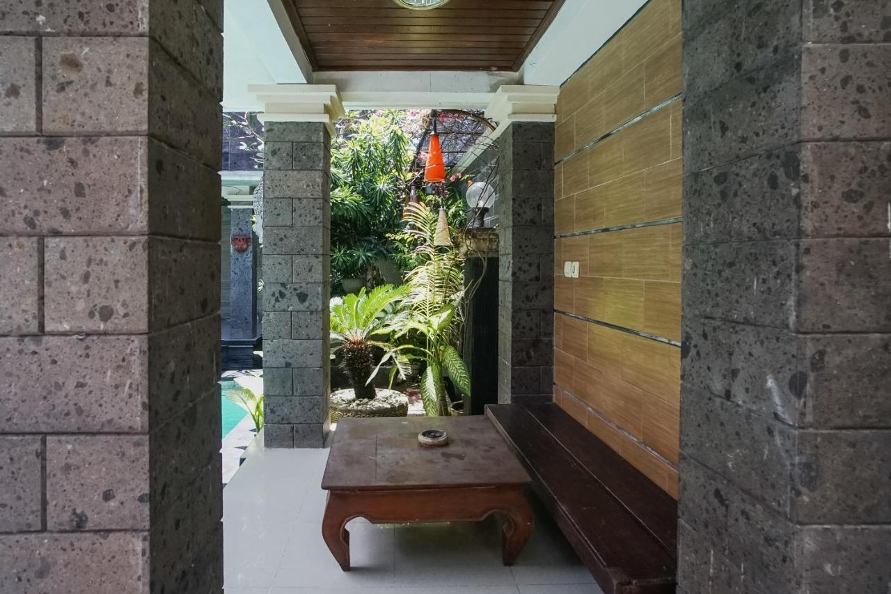 Denays Guesthouse Jimbaran Esterno foto